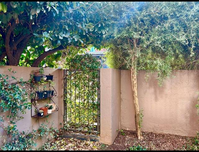 1 BEDROOM PROPERTY TO RENT IN RANDBURG CENTRAL